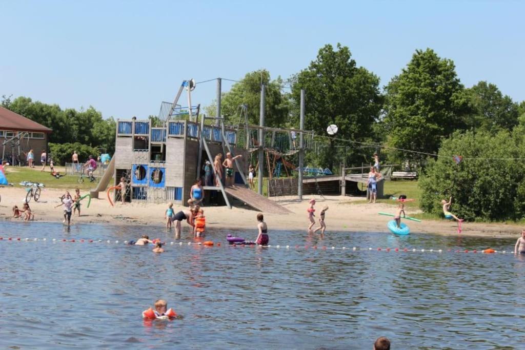 Ervaar 'Fryske Weelde' Op Vijf Sterren Vakantiepark De Kuilart Koudum Buitenkant foto